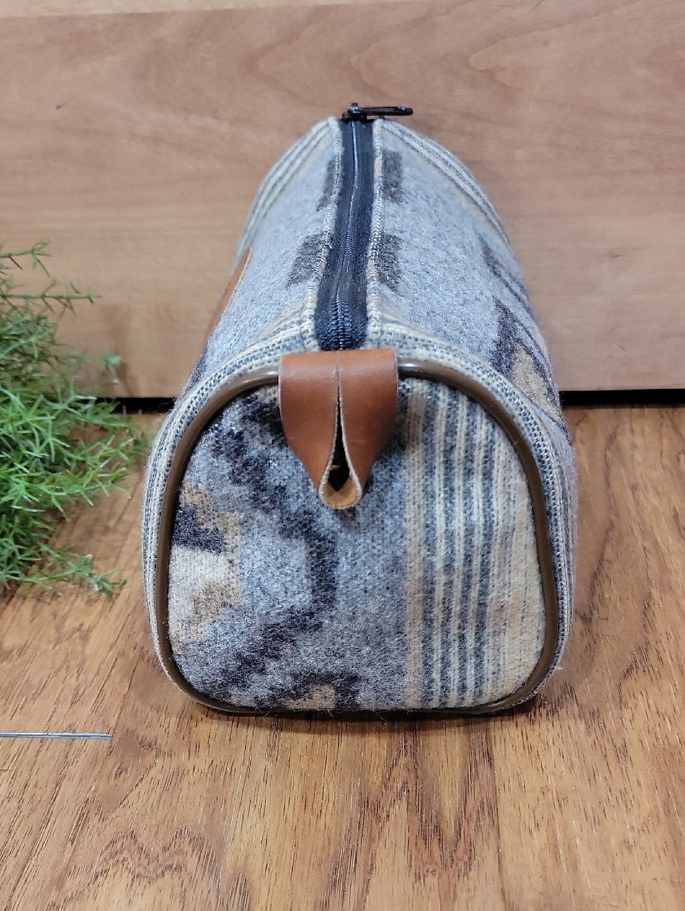 Vintage Pendleton Wool Jacquard & Leather Barrel Bag - Picture 5 of 14